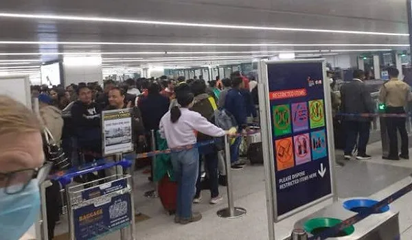 Delhi Airport पर भीड़ को कम करने के उपायों से यात्रियों के लिए प्रतीक्षा अवधि घटी